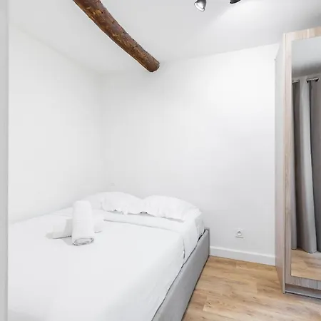 Garibaldi Square - Charming 1 Bdr Old Tow Apartment *