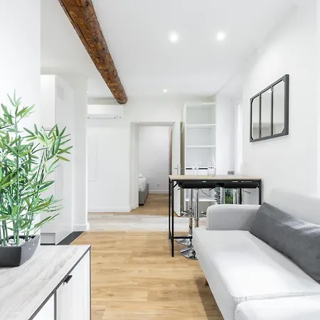 Garibaldi Square - Charming 1 Bdr Old Tow *